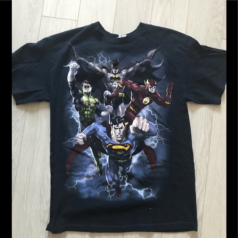 ❤️Super hero t shirt M